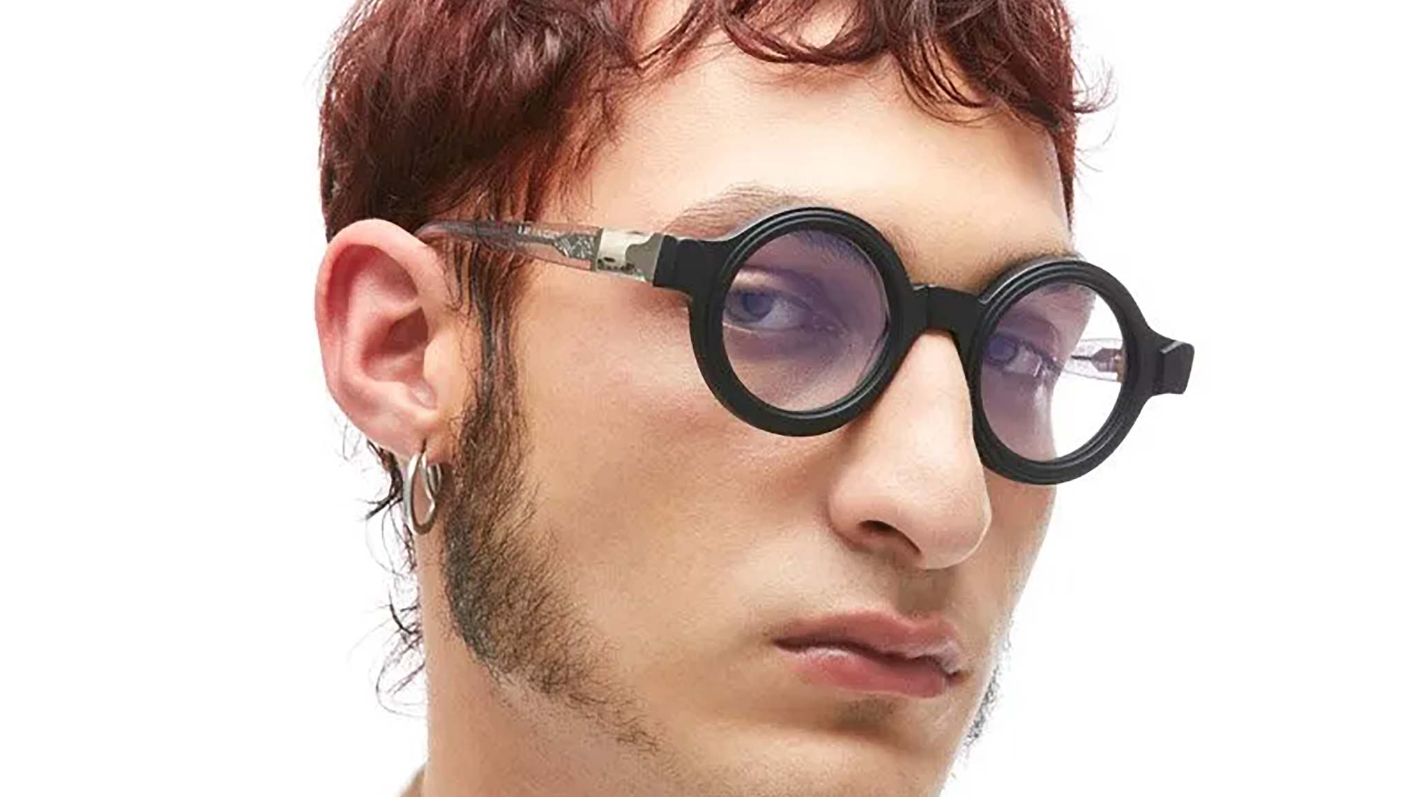 Kuboraum S2 Black Matt na modelu