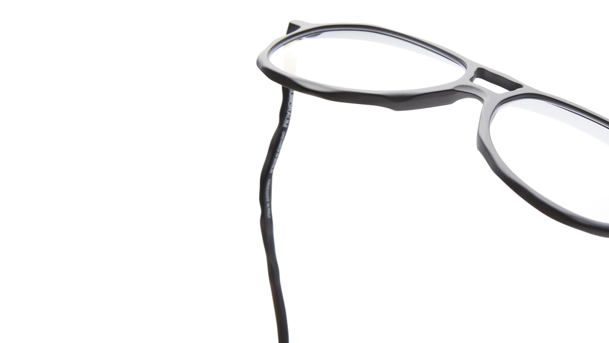 Kuboraum L10 Black Matt, sklopljene 2