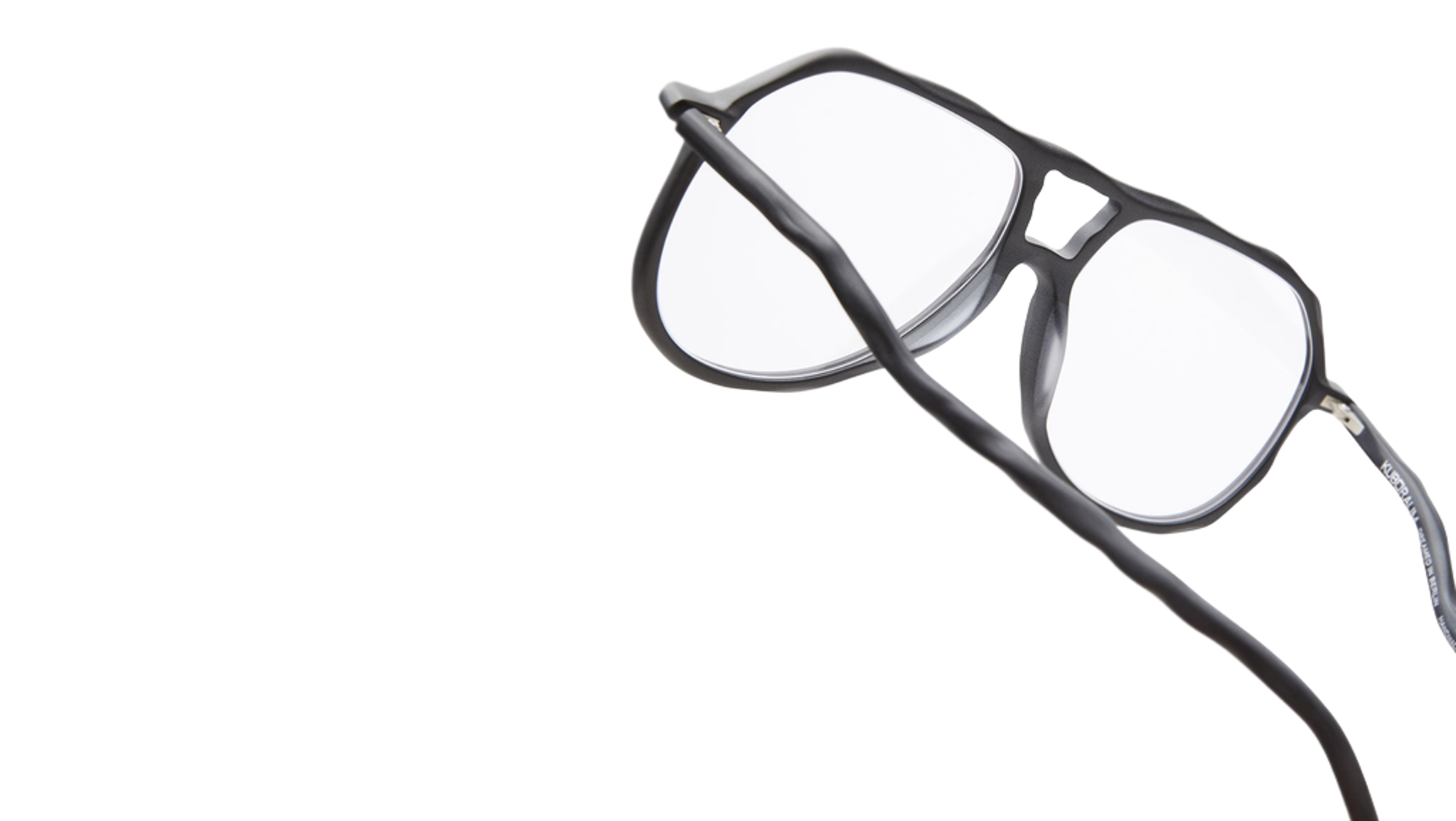 Kuboraum L10 Black Matt, iz ugla